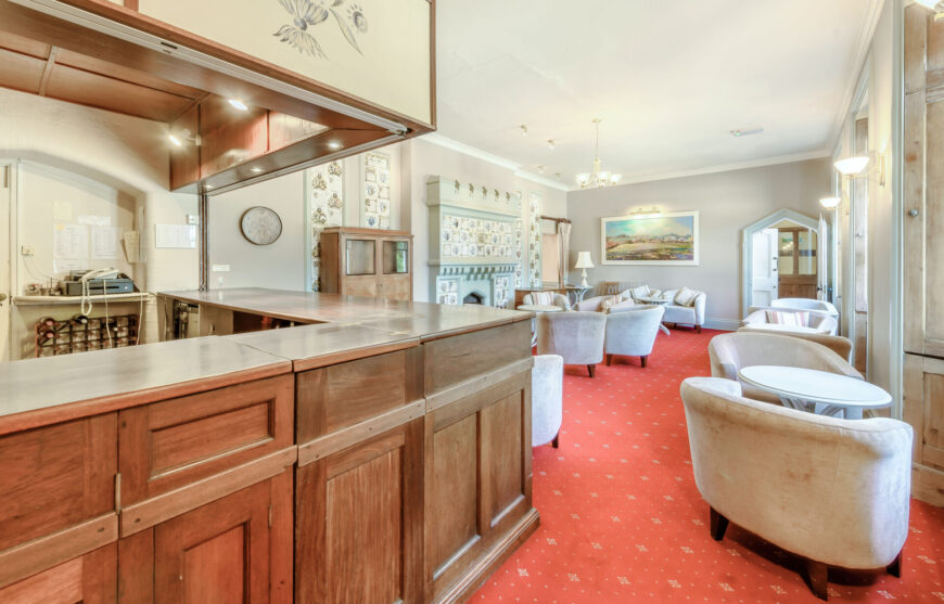 8509906-interior71